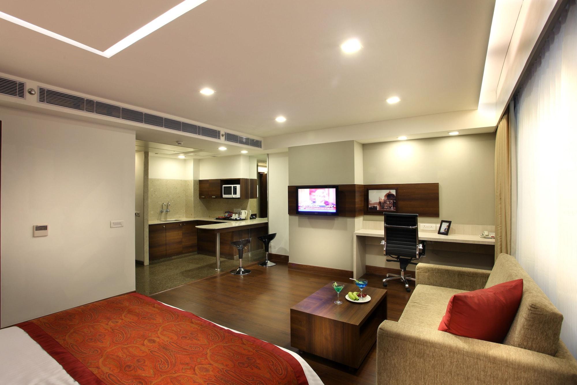 Mahagun Sarovar Portico Suites Ghaziabad Exterior photo